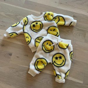 Gap × SmileyWorld® Baby Sherpa Outfit Set